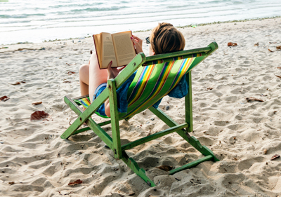 Need to find the list of titles for middle or high school summer reading before school starts? Look no further! Plus find other recommended teen reads, perfect to finish out the summer.